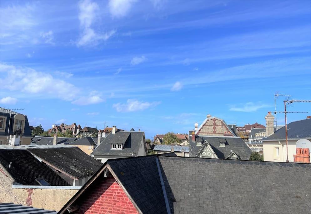 Le Cyrano, Deauville - App. T2 Proche De La Mer Екстер'єр фото